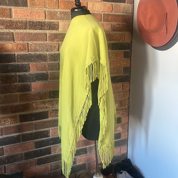 Double D Ranch Bright Green Fringe Poncho - Picture 4 of 6